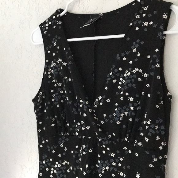 Floral V Neck Midi Dress - Picture 3 of 3